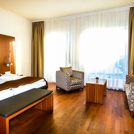 Hotel Lauterbad 4*